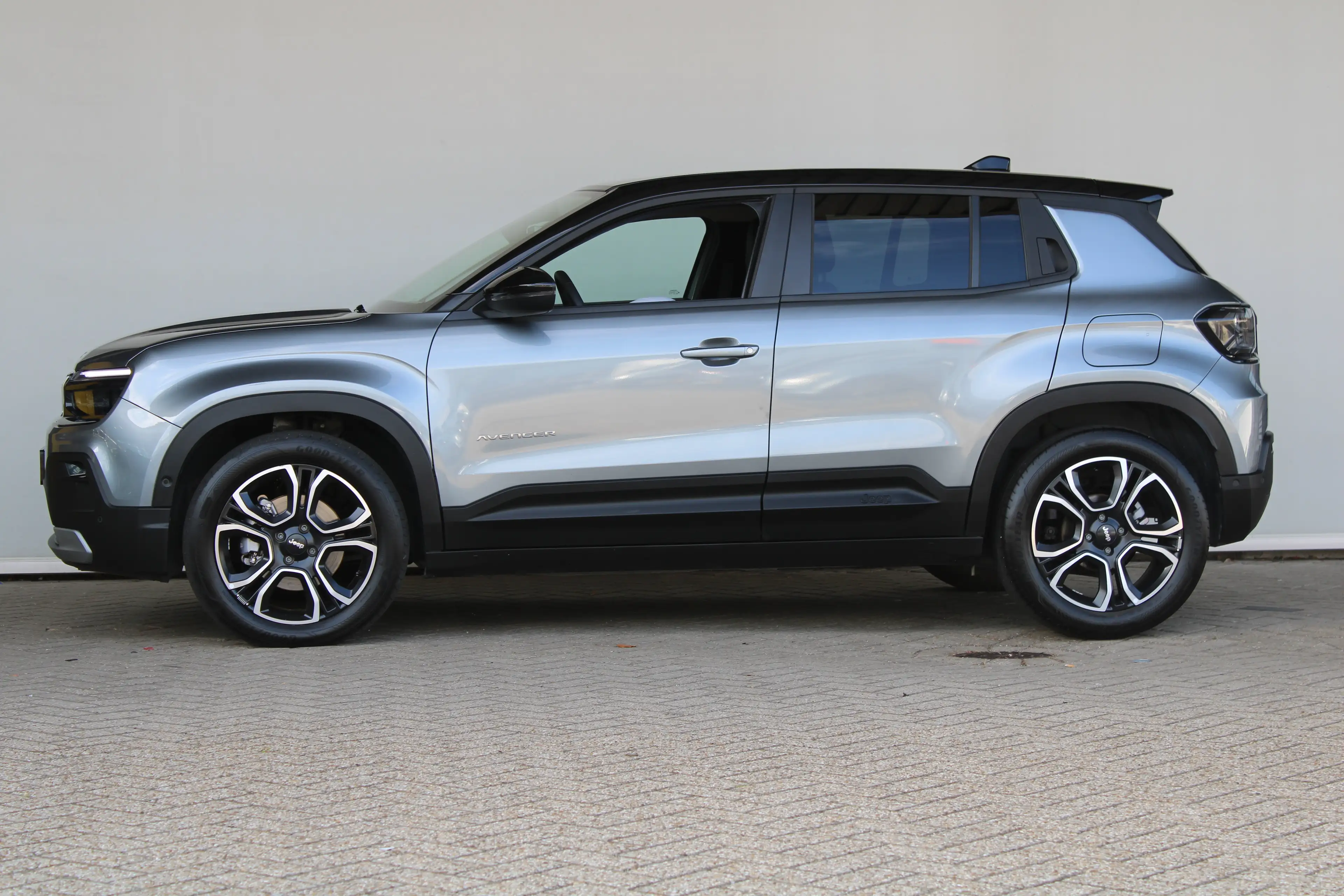 Jeep Avenger 1.2 e-Hybrid Summit | Adaptieve cruise control | 1 — photo 8