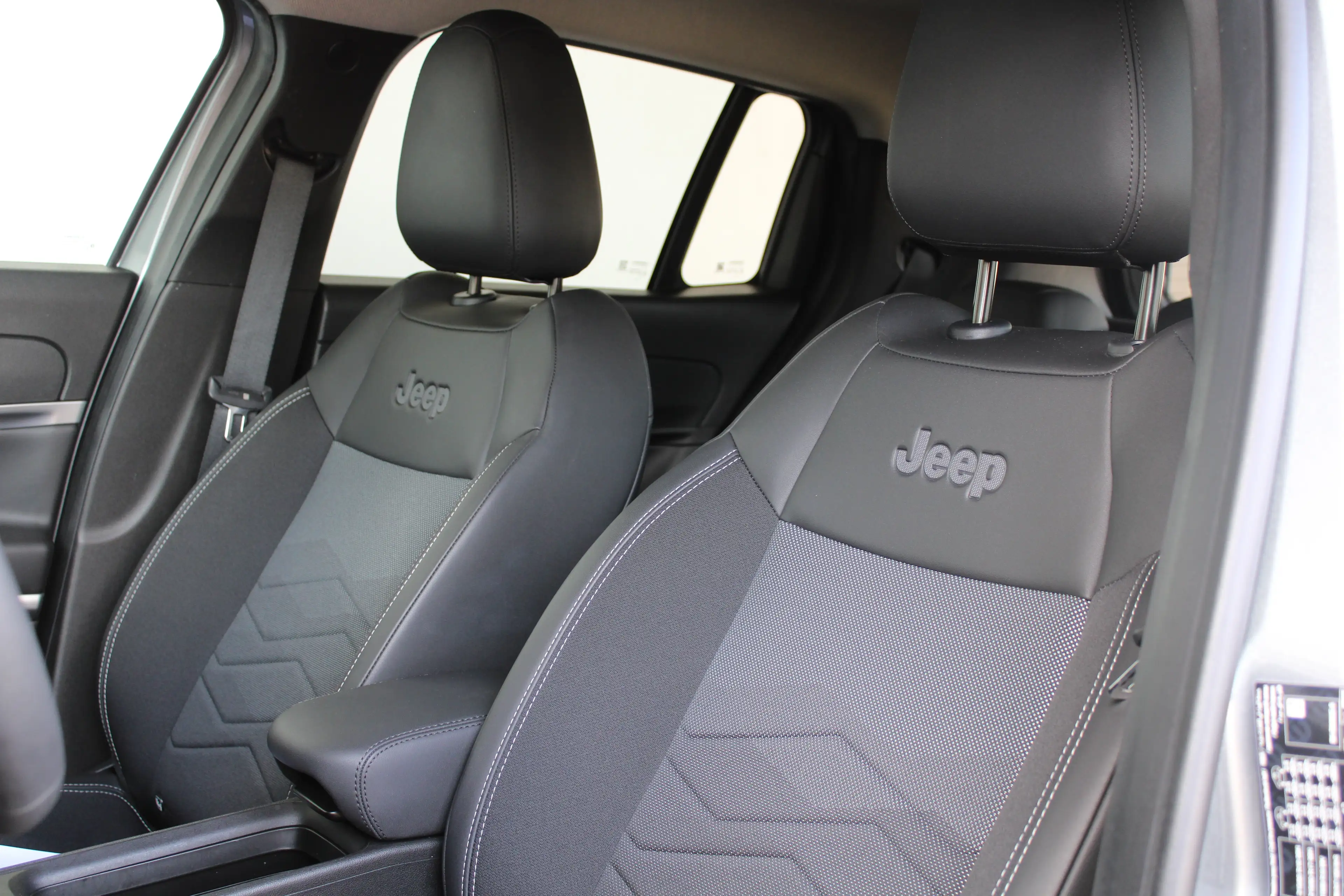 Jeep Avenger 1.2 e-Hybrid Summit | Adaptieve cruise control | 1 — photo 10