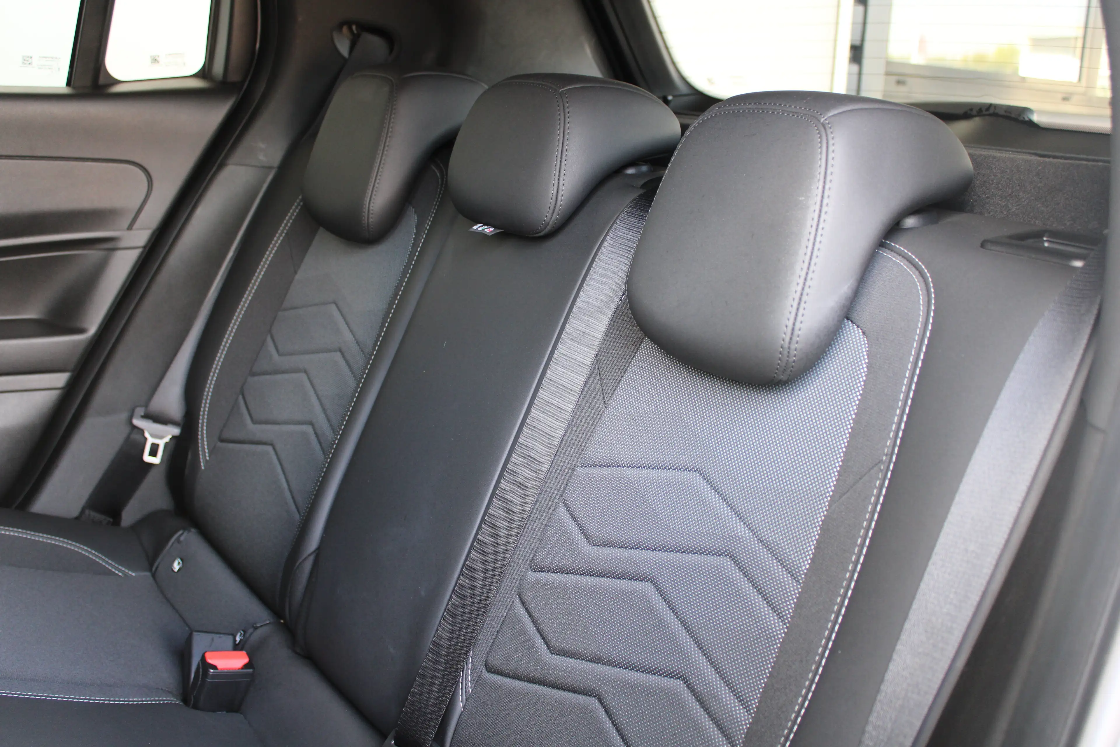 Jeep Avenger 1.2 e-Hybrid Summit | Adaptieve cruise control | 1 — photo 12