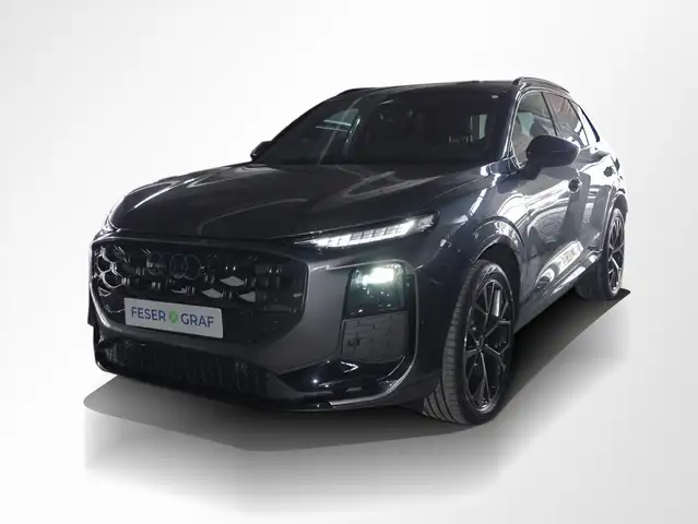 Audi Q3 view 13