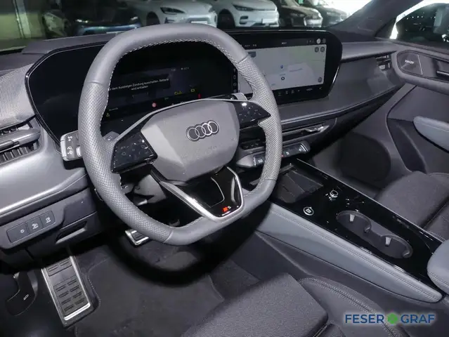Audi Q3 view 9