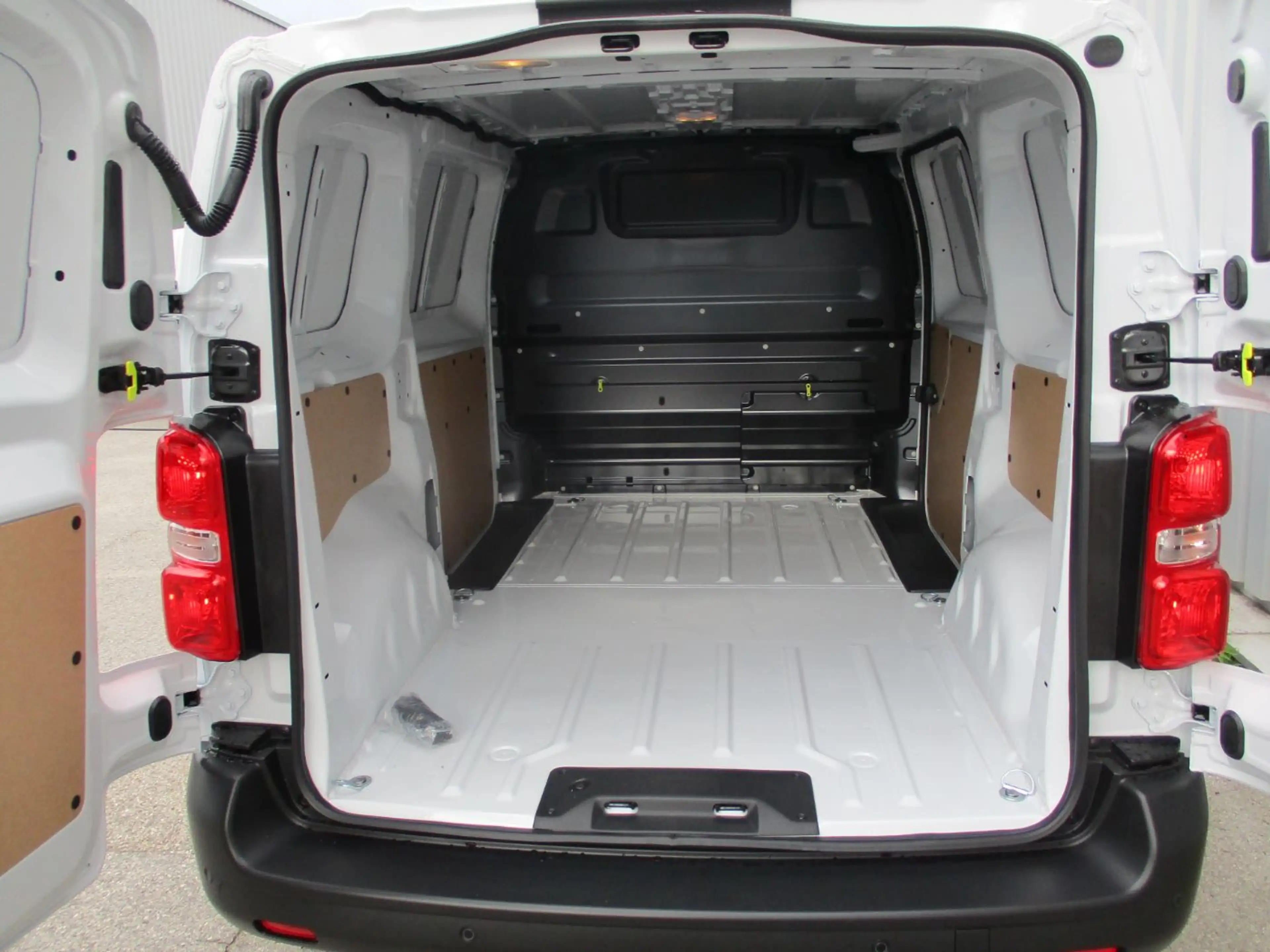 Toyota Proace Kasten 1.5 D L1 Kasten Meister Kam.+PDC — photo 7