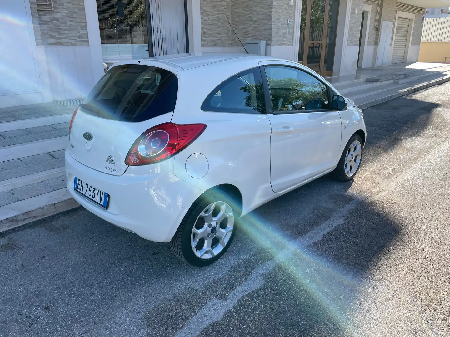 Ford Ka/Ka+ FORD Ka 1.3 TDCi 75cv Individual Bianco - 2