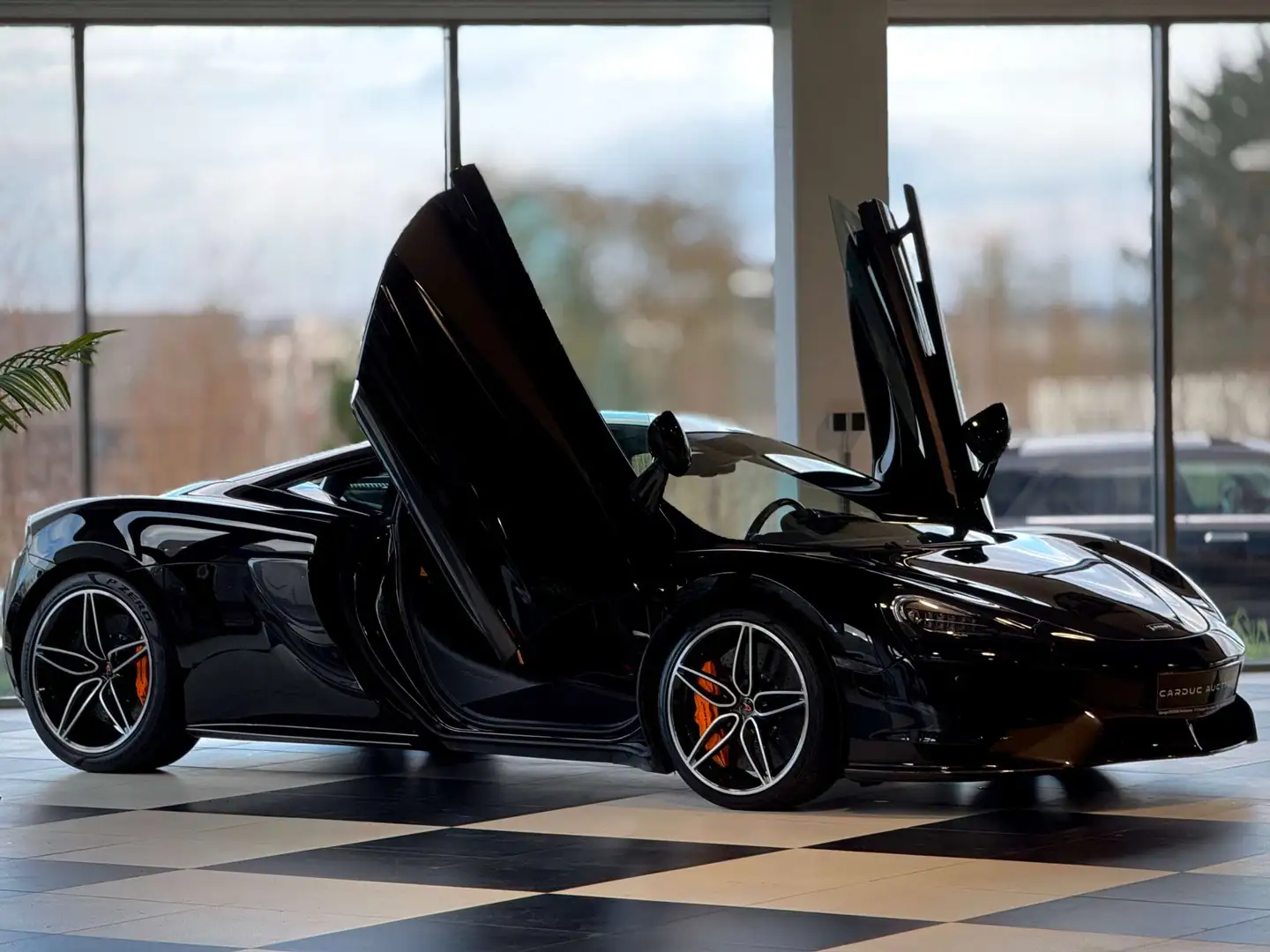 McLaren 570S 570S Coupe Noir - 2