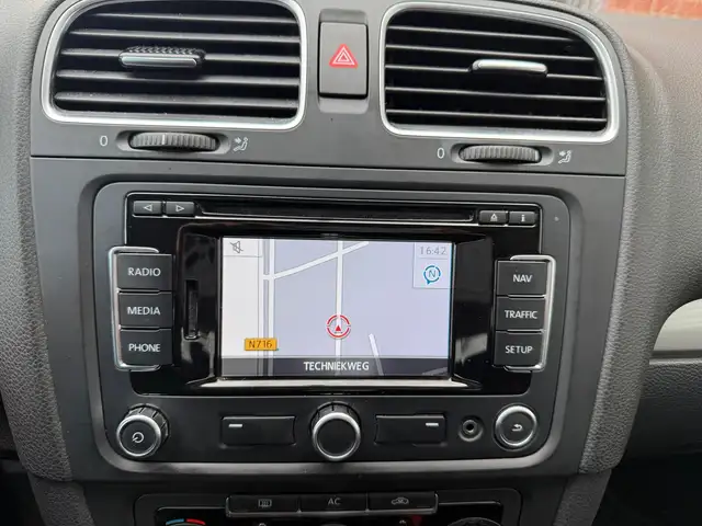 Volkswagen Golf view 14