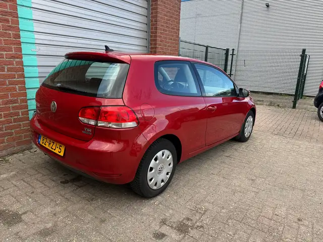 Volkswagen Golf view 3