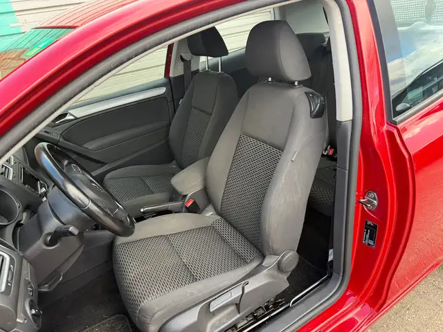 Volkswagen Golf view 5