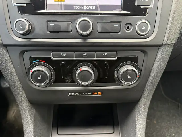 Volkswagen Golf view 16