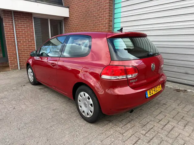 Volkswagen Golf view 4