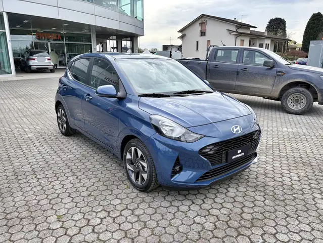 Hyundai i10 view 3