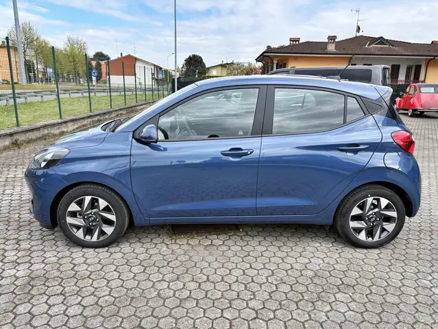 Hyundai i10 view 8