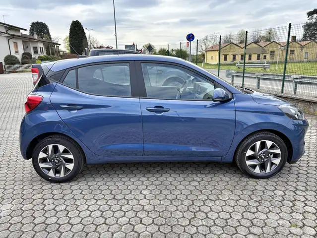 Hyundai i10 view 4