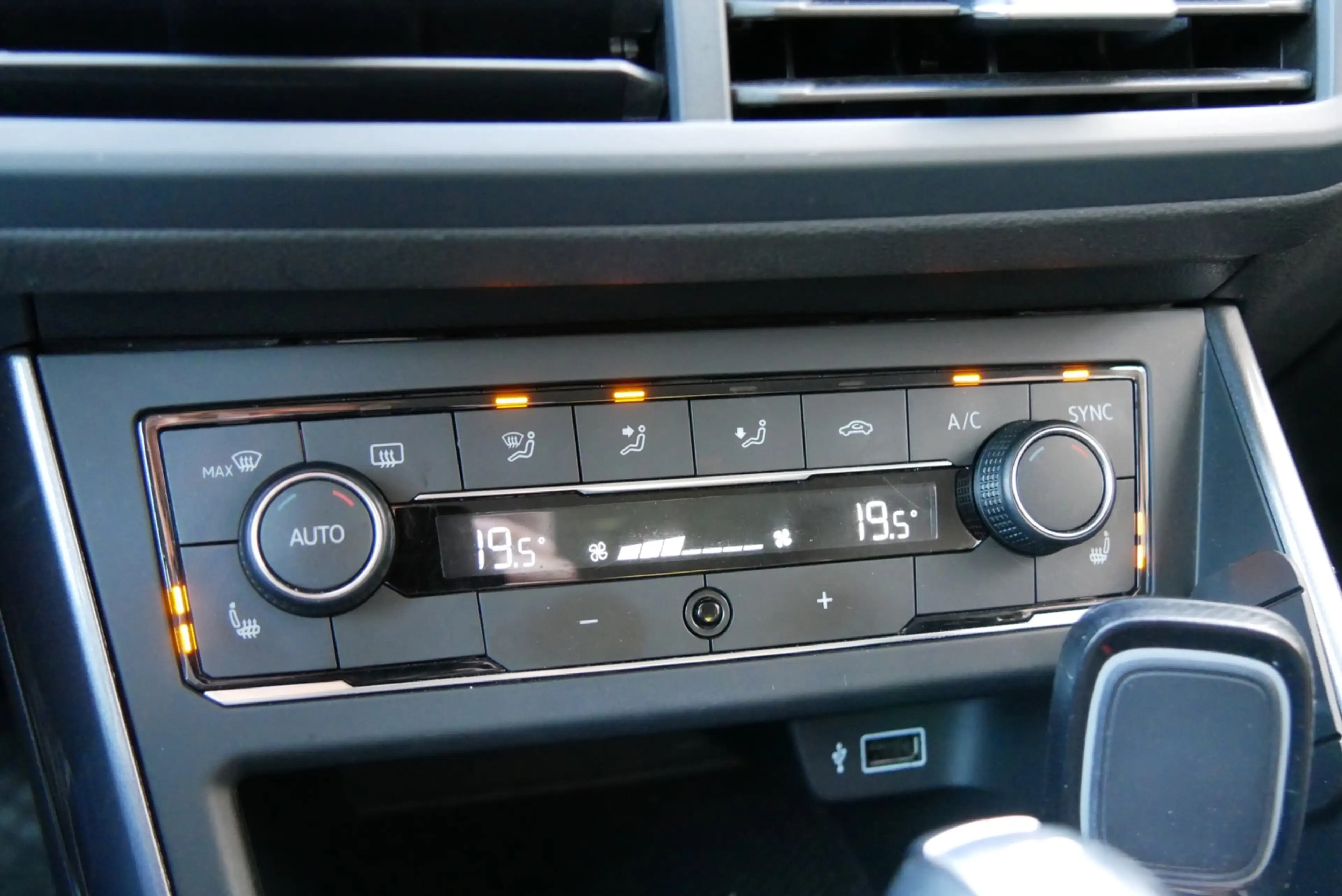 Volkswagen Polo 1.0 TSI Beats.R-line. automaat.led.digitaal dashbo — photo 22