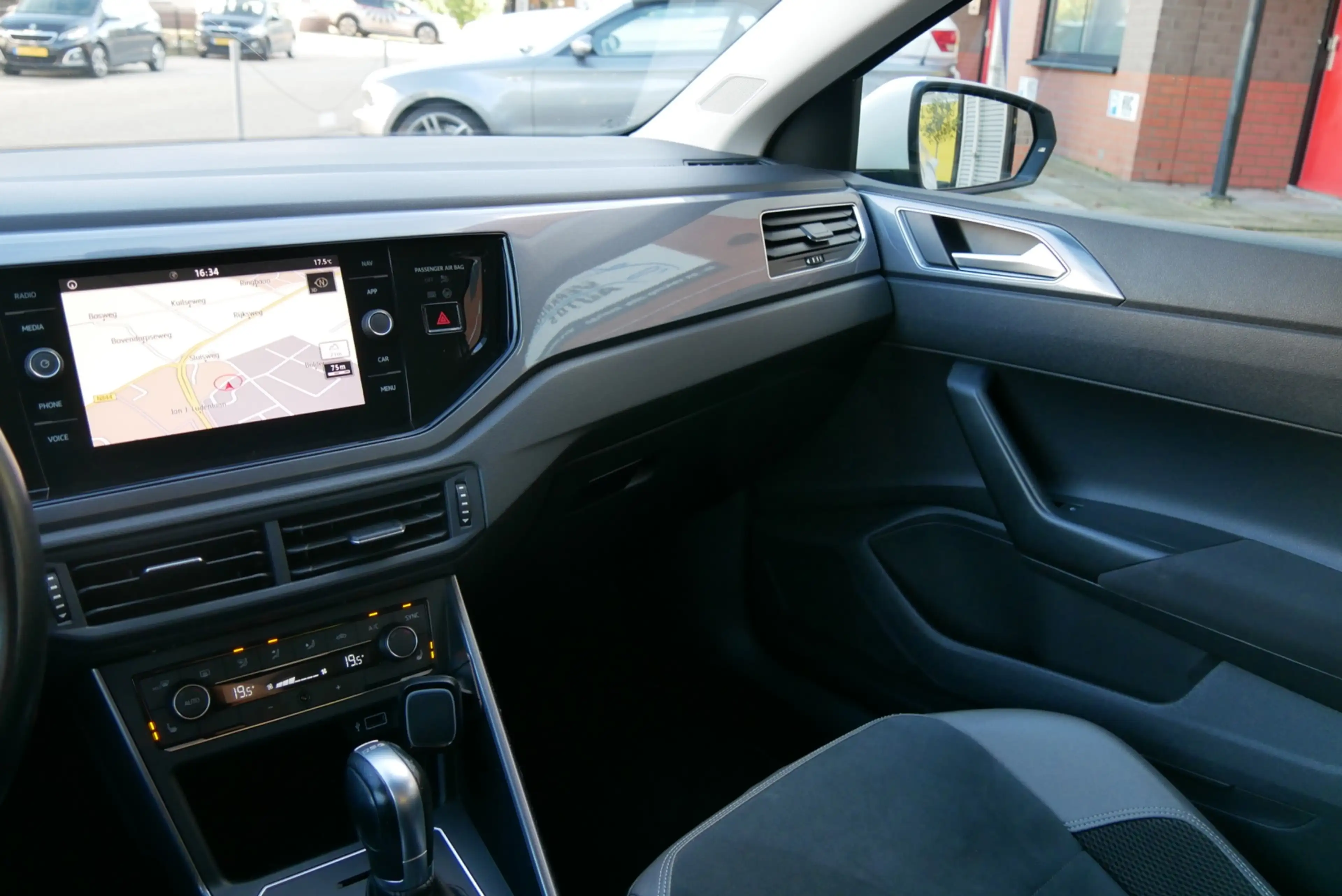 Volkswagen Polo 1.0 TSI Beats.R-line. automaat.led.digitaal dashbo — photo 24