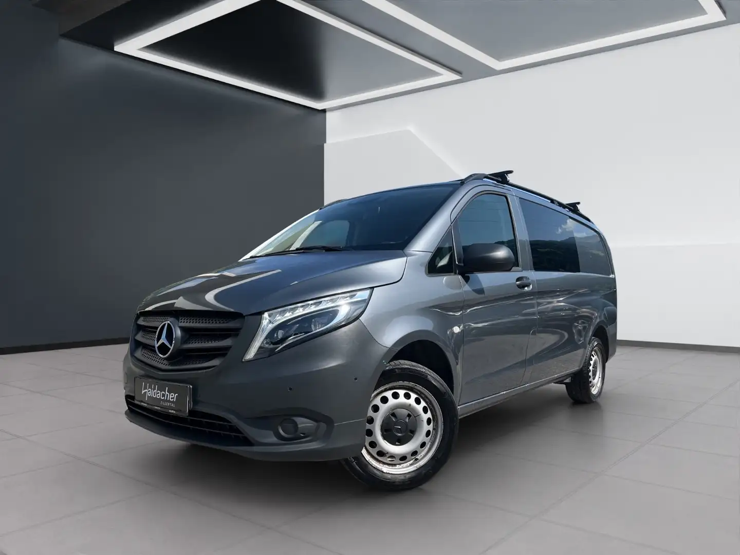 Mercedes-Benz Vito 114 CDI 4x4 Kasten Lang DAB Shz RKam Grau - 2