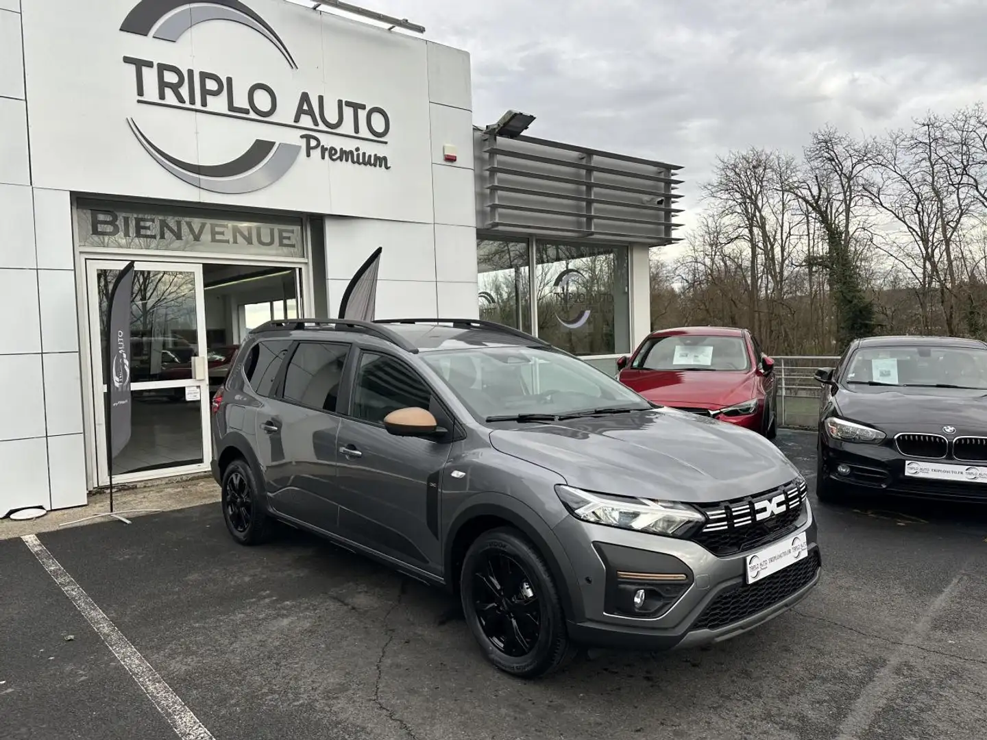 Dacia Jogger Jogger 7 pl  1.0 ECO-G - 100 Extrême + TVA RECUPER Gris - 1