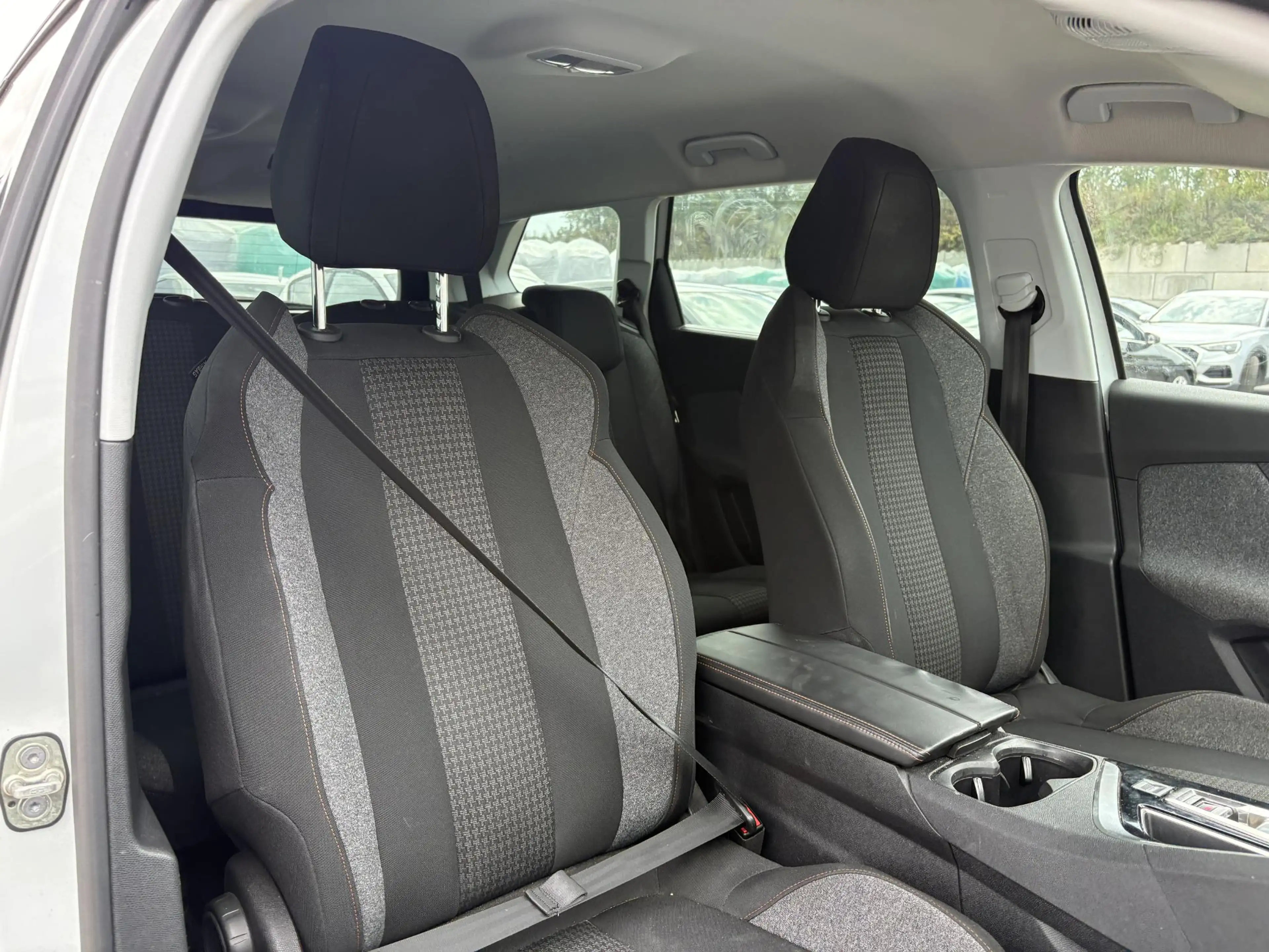 Peugeot 5008 1.2 PureTech Active Automaat | 7 Persoons | Camera — photo 4
