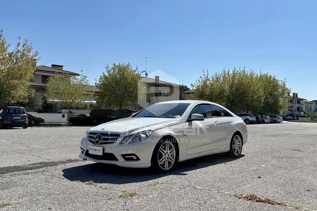 Mercedes-Benz E 250 E 250 CDI Coupé BlueEFFICIENCY Avantgarde