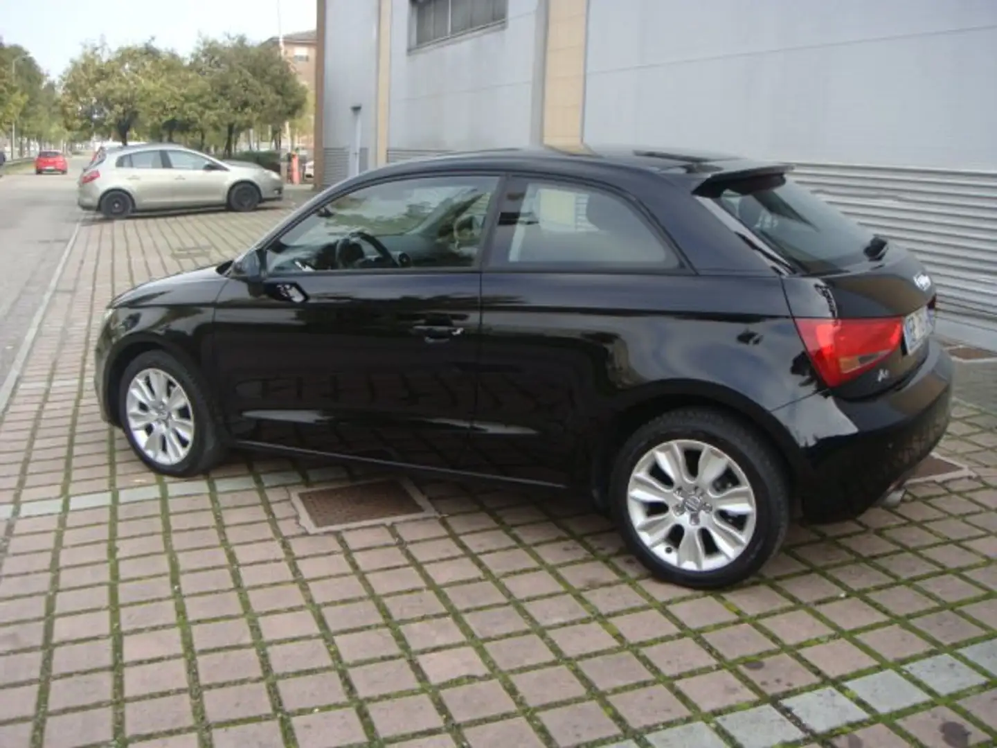 Audi A1 1.6 TDI 90cv !!  DA NEO-PATENTATI !! Noir - 2