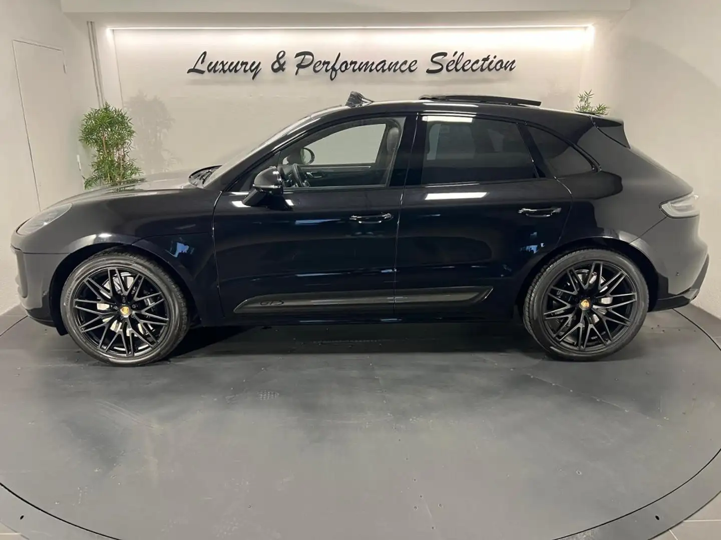 Porsche Macan Phase 3 GTS 2.9 V6 440ch PDK - 1°main - 39000km - Pas de malus - Options+++ Schwarz - 2