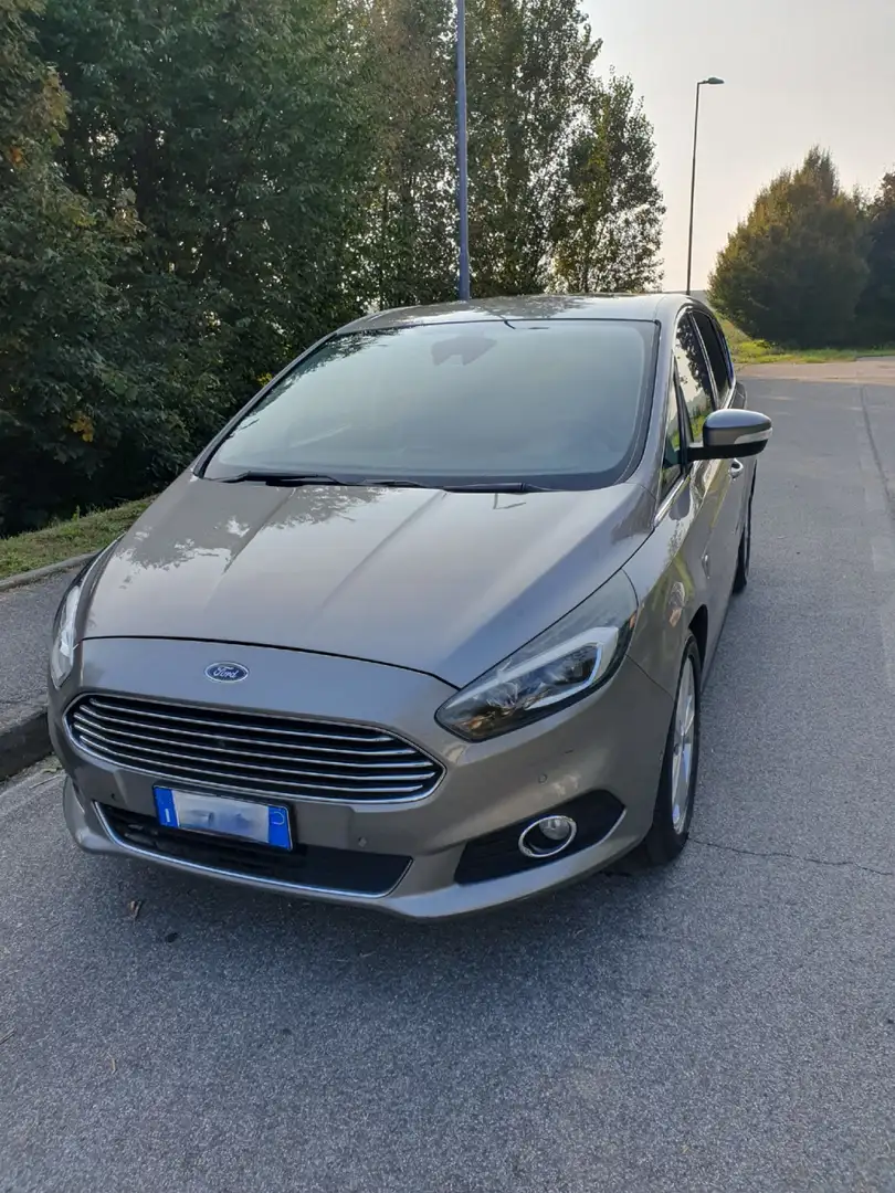 Ford S-Max 2.0 tdci Titanium s&s 150cv powershift Grijs - 1