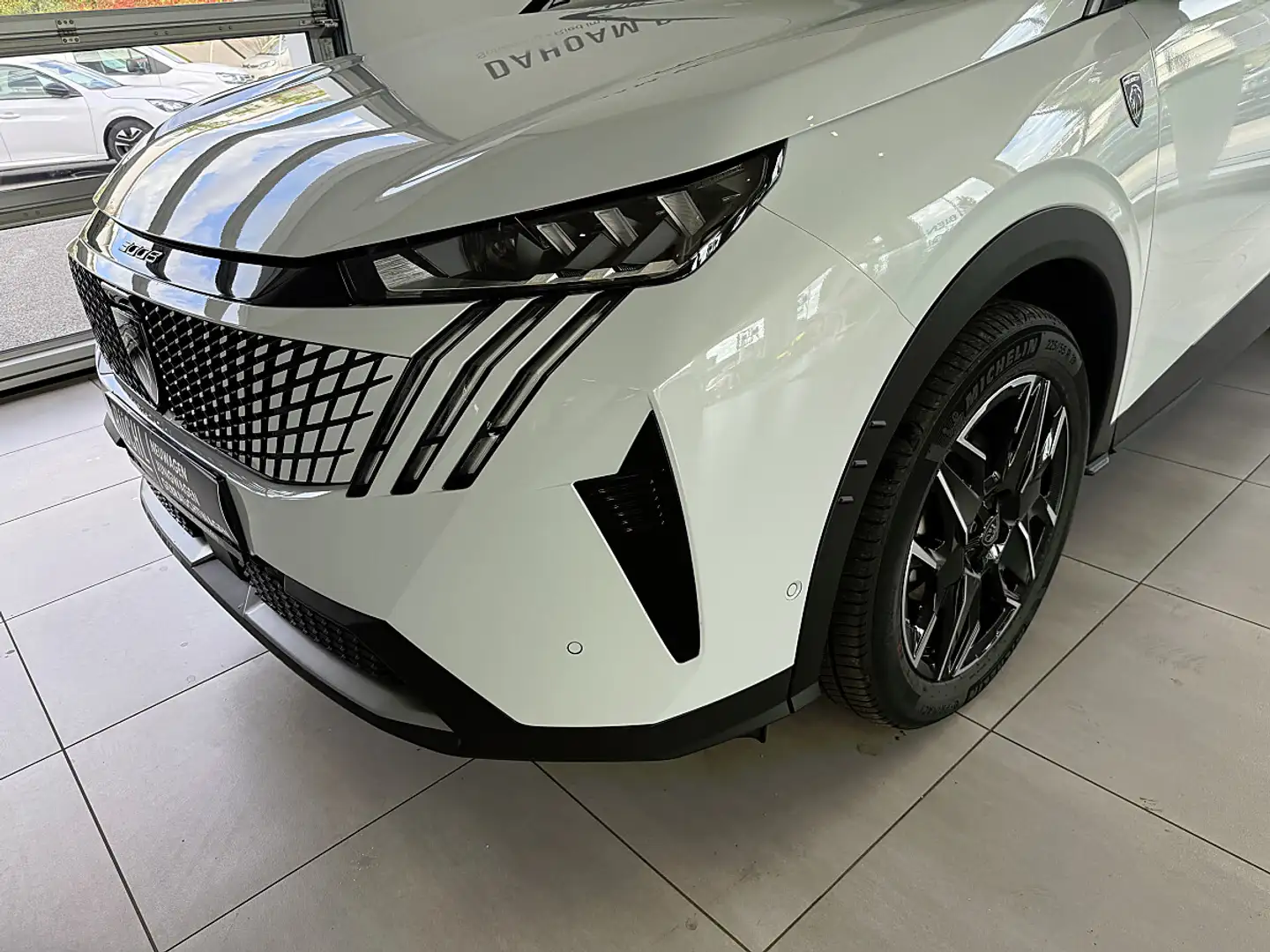 Peugeot 3008 GT Hybrid 145 e-DCS6 Weiß - 2