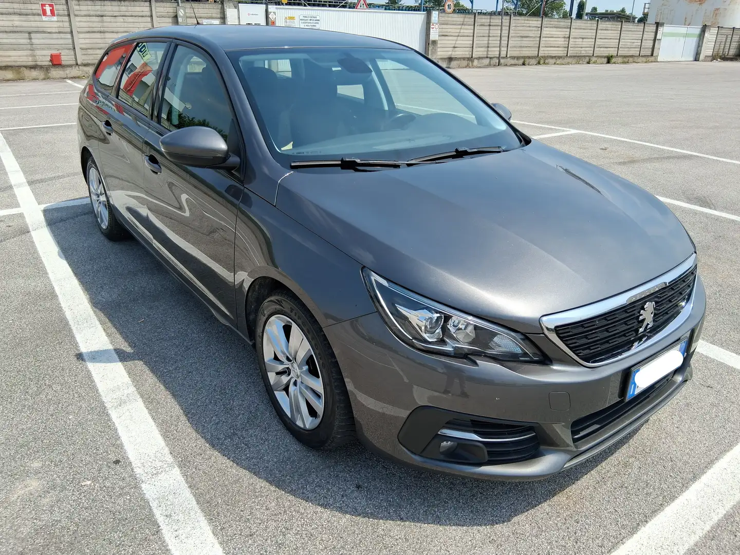 Peugeot 308 308 SW 1.5 bluehdi Business Adas s Grigio - 2
