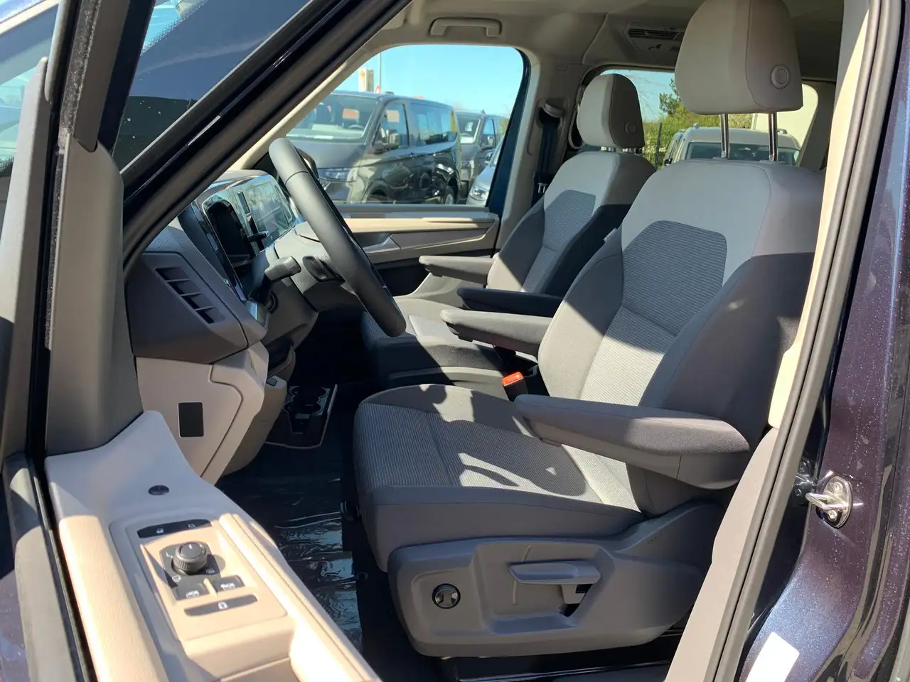 Volkswagen T7 Multivan eHybrid 4Motion KÜ 7-Sitzer 2+3Garantie Matrix 11