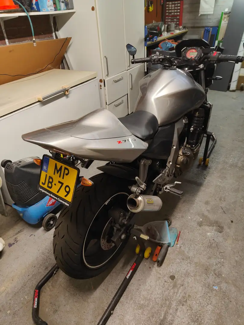Kawasaki Z 750 Grijs - 2