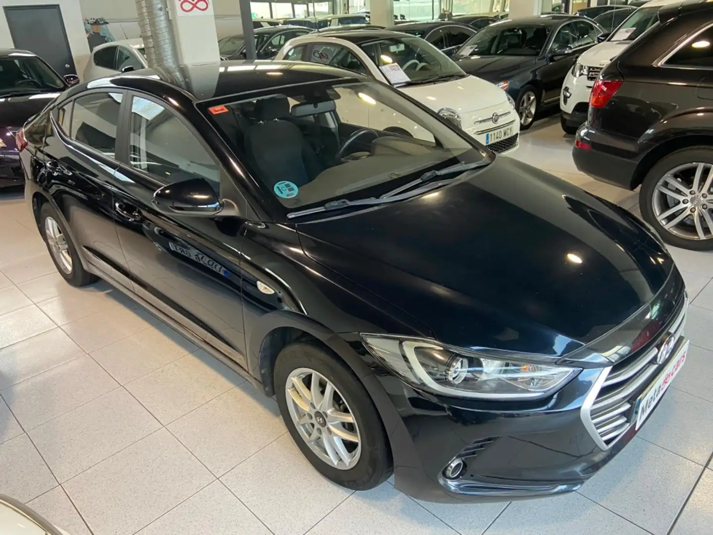 Hyundai ELANTRA 1.6CRDi Klass 136 Schwarz - 2