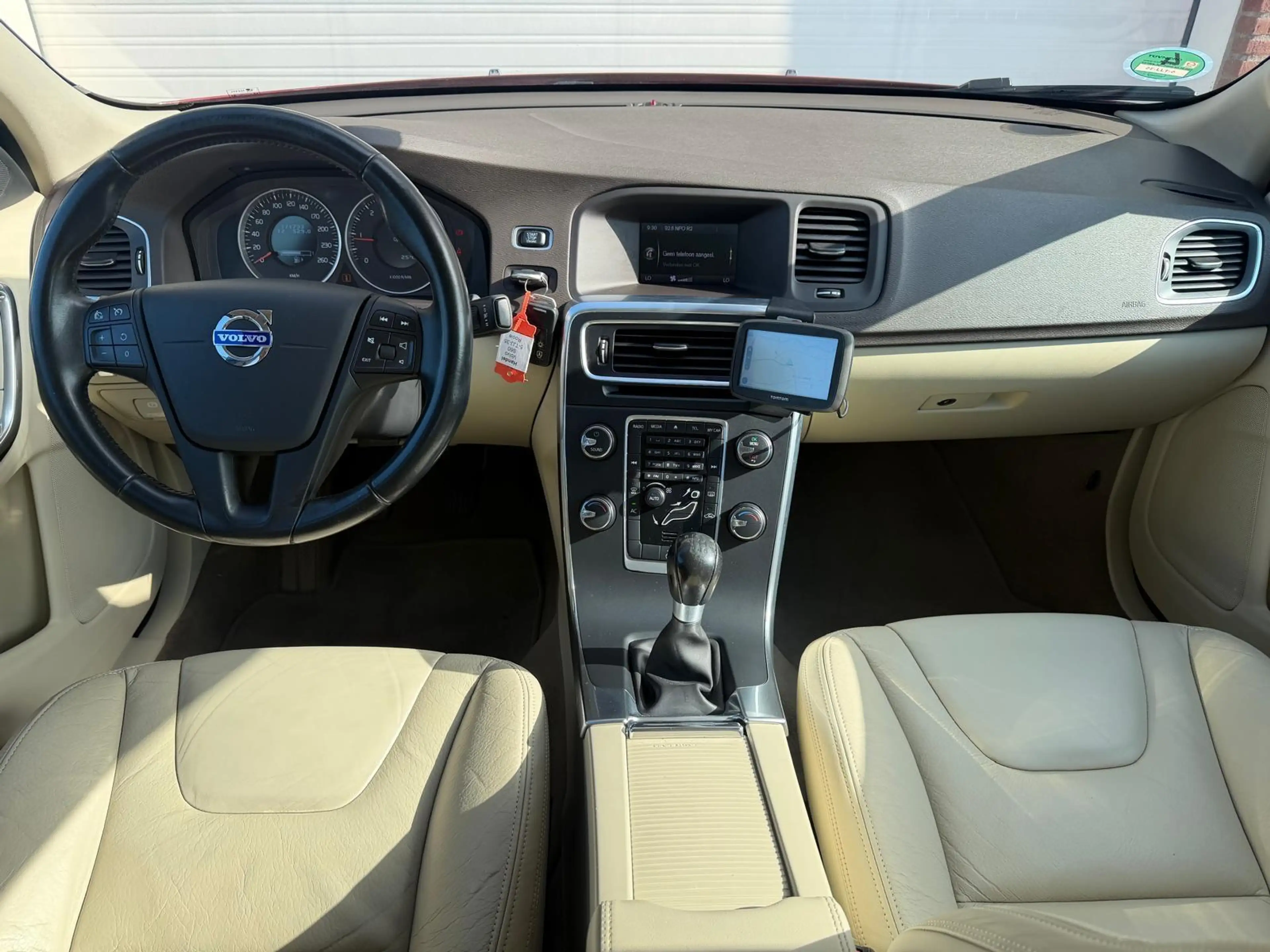 Volvo S60 1.6 D2 Summum/AIRCO/TREKH/NAVI/LEER/CRUISE/APK — photo 16