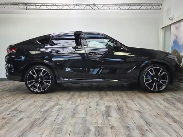 BMW X6 view 4