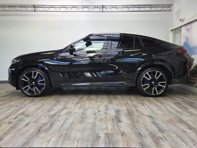 BMW X6 view 3