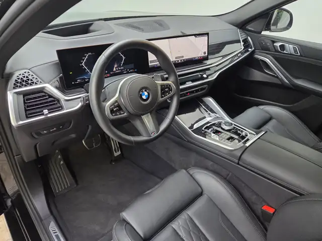 BMW X6 view 8