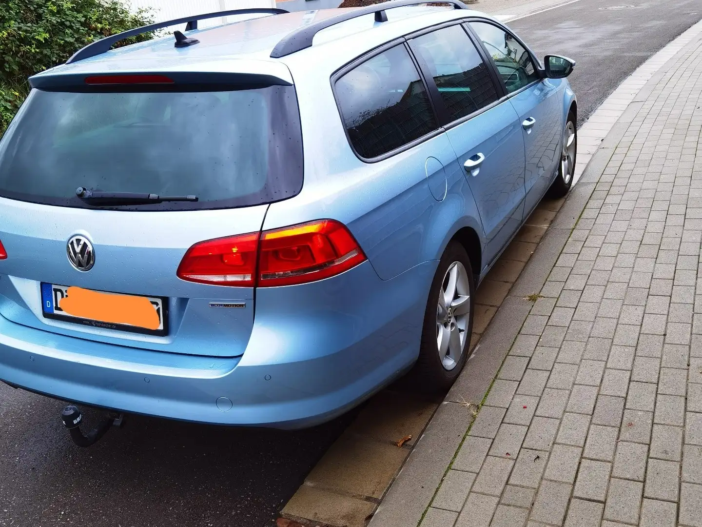 Volkswagen Passat Variant 1.6 TDI BlueMotion Blau - 2