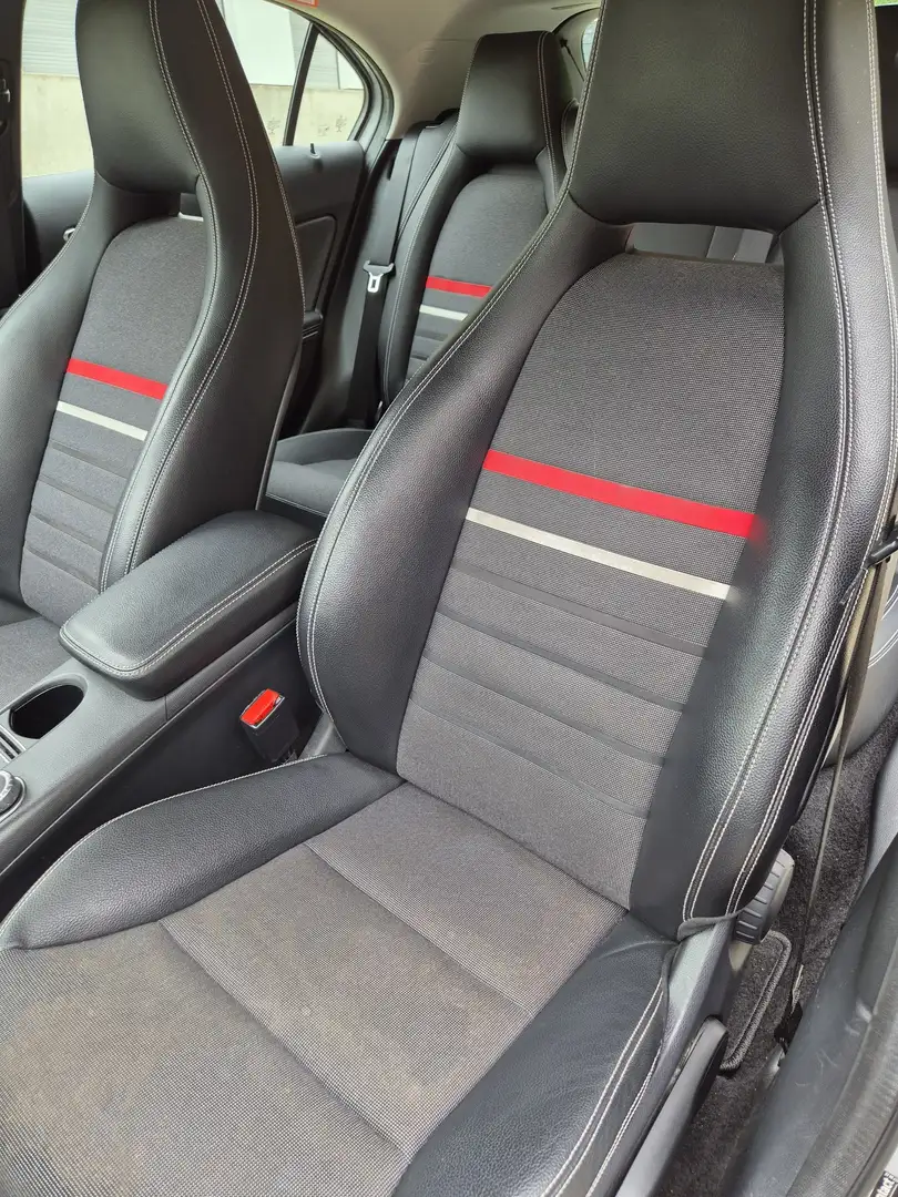 Mercedes-Benz A 180 BlueEFFICIENCY Edition*Service neu* Silber - 2