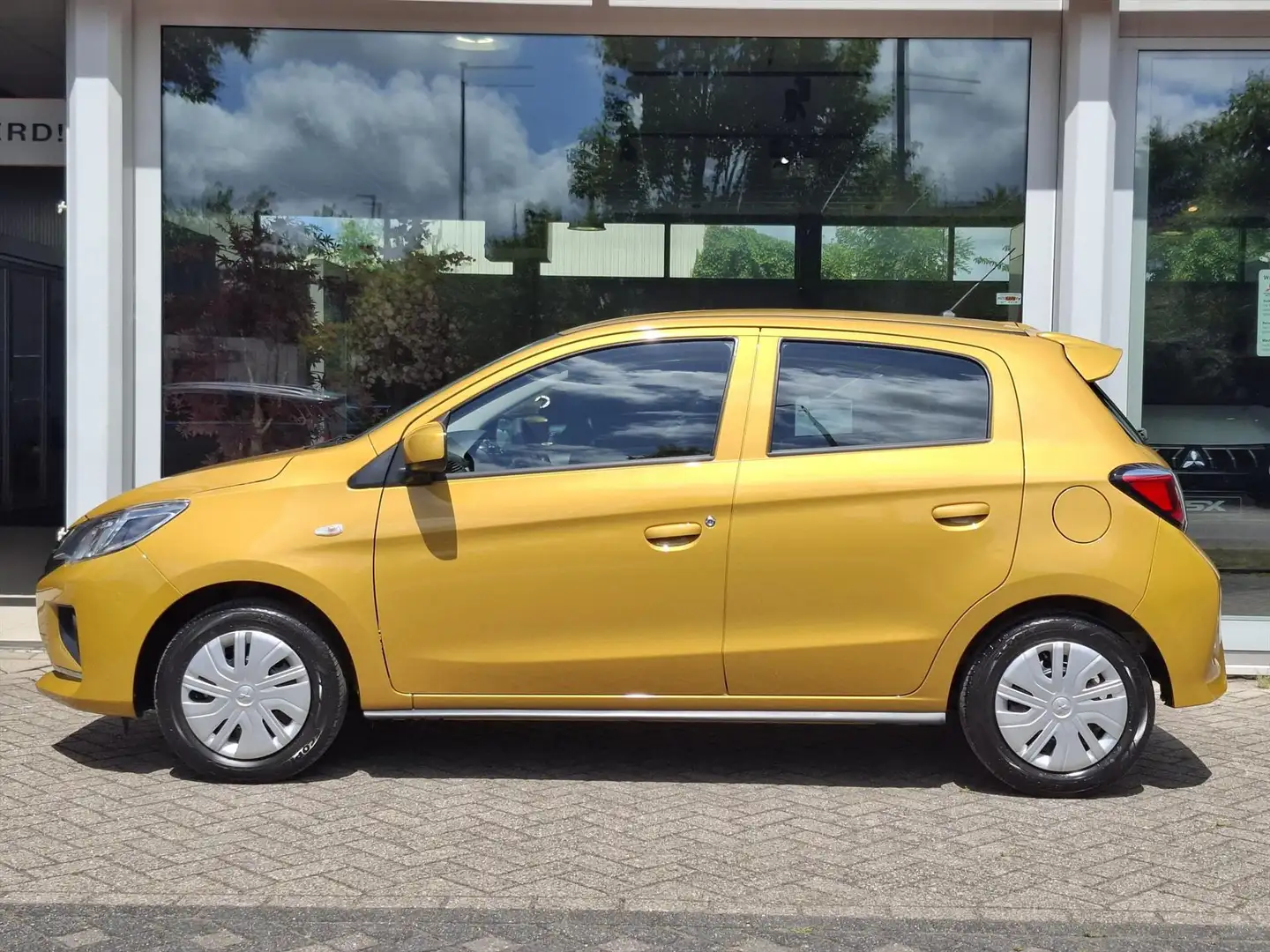 Mitsubishi Space Star 1.2i 71pk Active | Airco | Bluetooth | Apple Car P Geel - 2