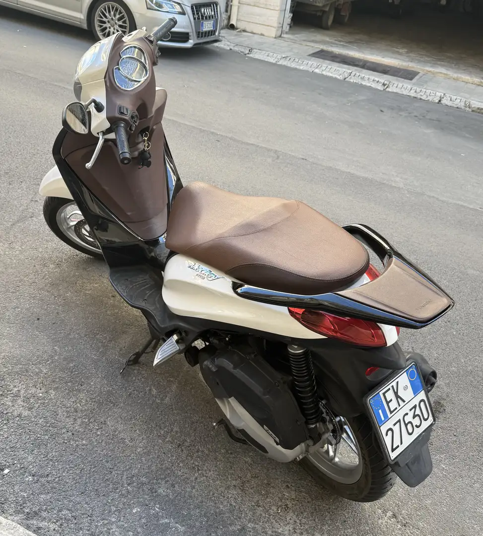 Piaggio Medley 150 - 2