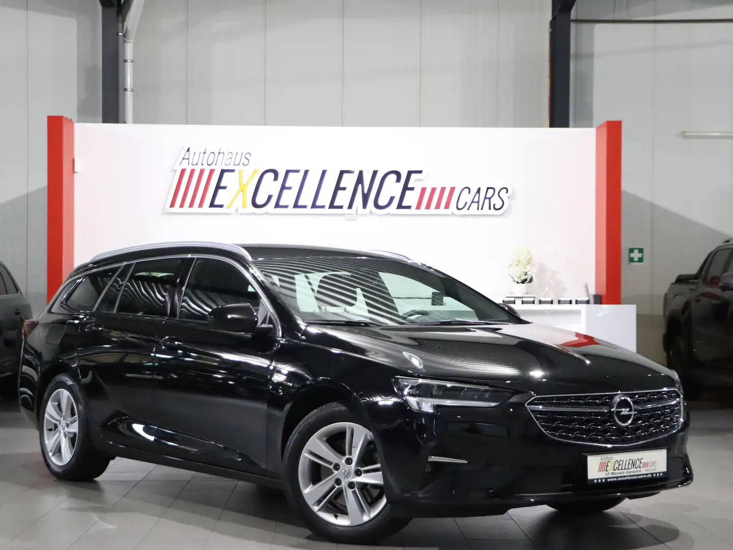 Opel Insignia ST 2.0 D BUSINESS LED, NAVI+APPLE+ANDRO Schwarz - 1