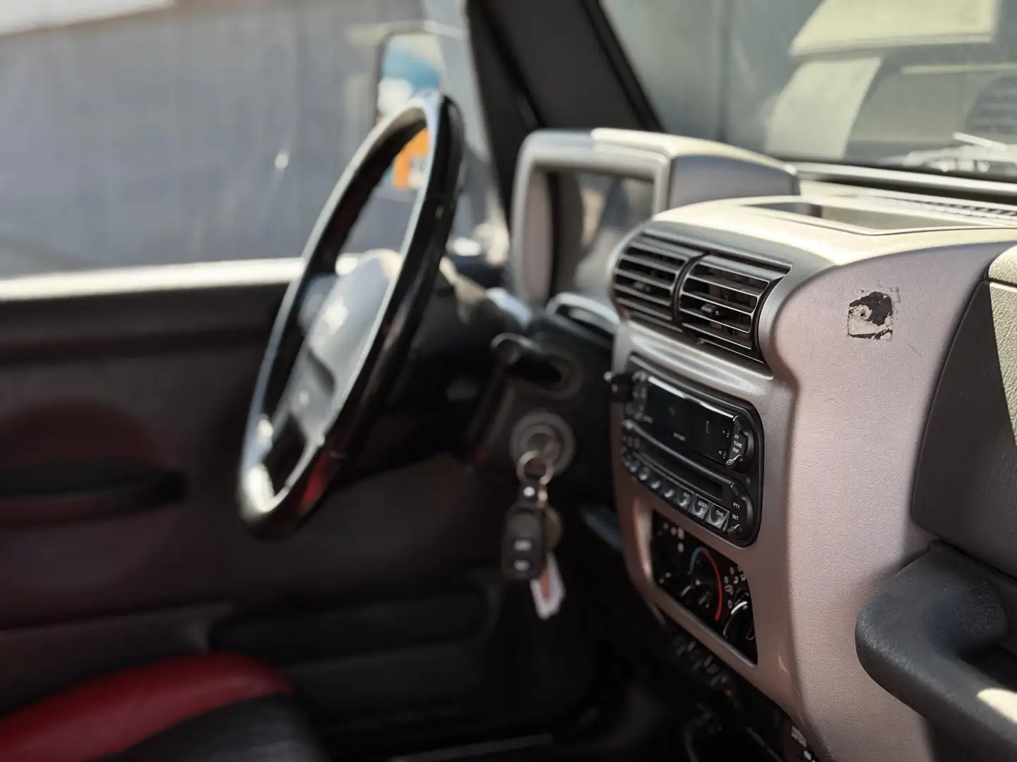 Jeep Wrangler TJ 4.0i | Hard & Softtop | 6-Cilinder | Uniek Jeep Zwart - 2