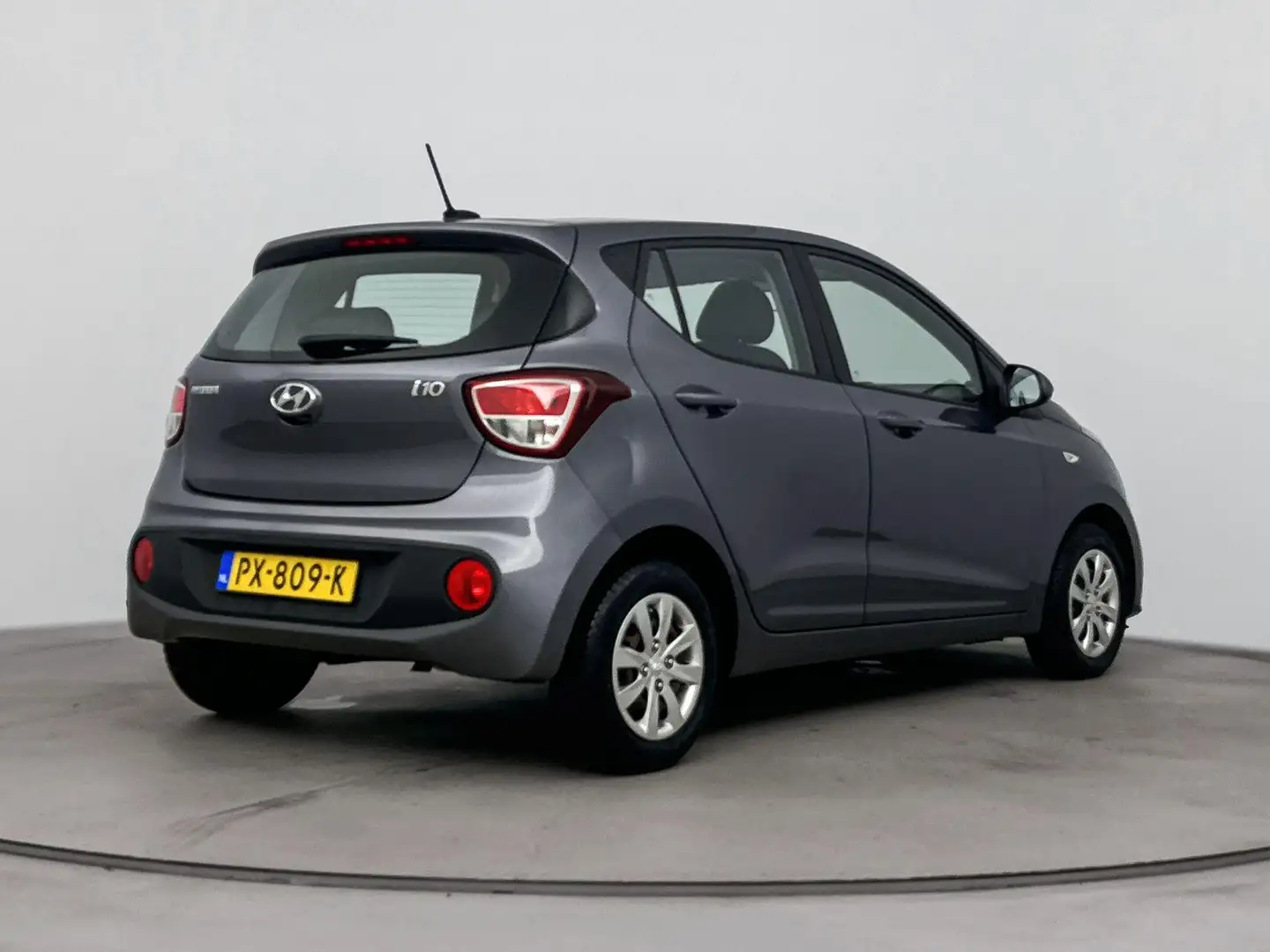 Hyundai i10 1.0i Comfort Beschikbaar vanaf 11-07-2025  | Navi Grijs - 2