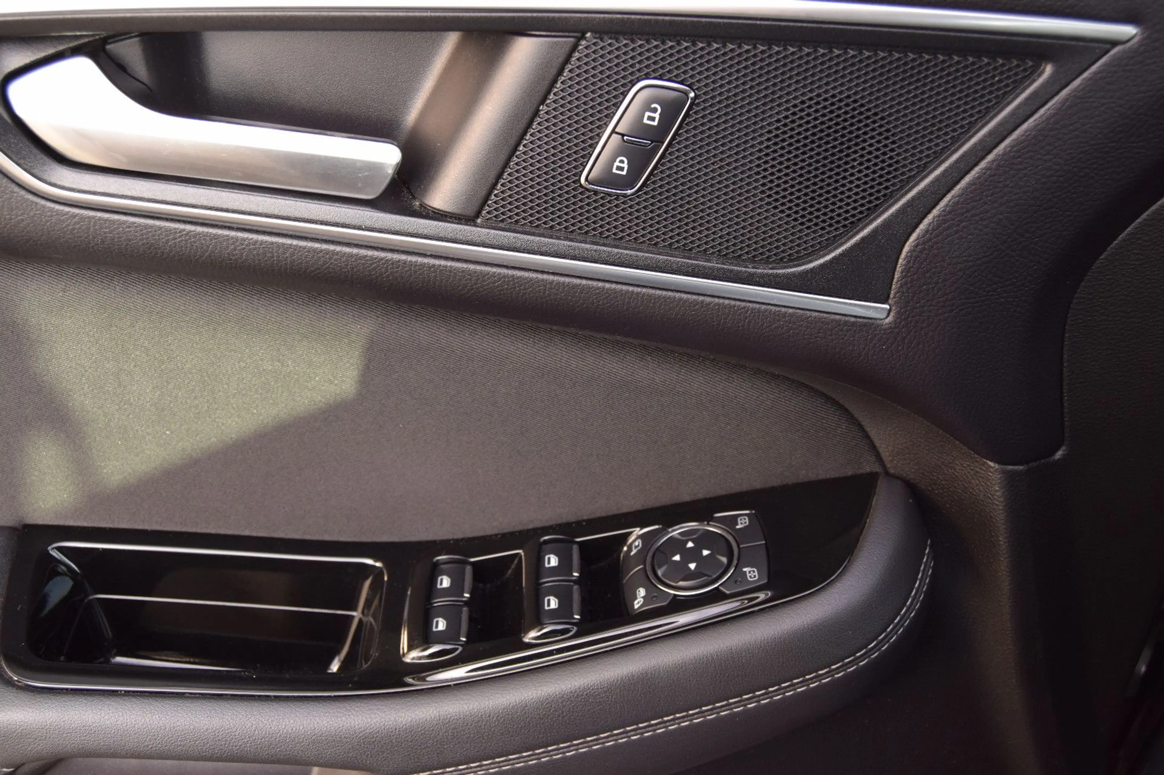 Ford Galaxy Titanium!AUTOMATIK!7 Sitzer,Navi,Kam,,,,, — photo 8