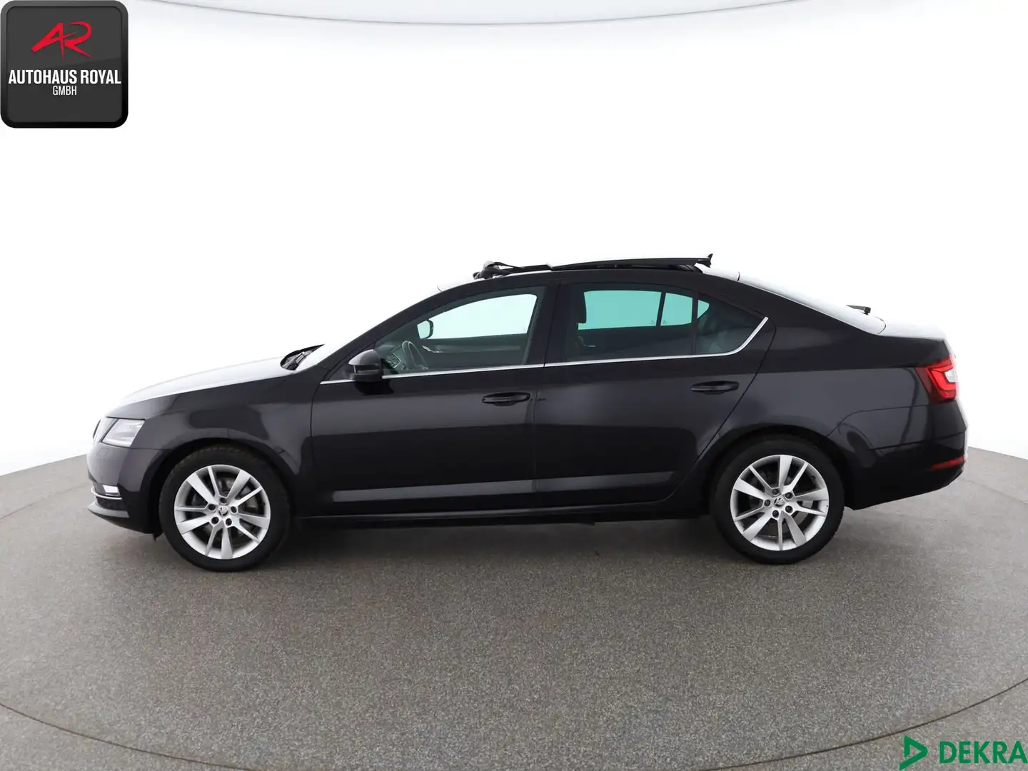 Skoda Octavia Octavia 2.0 TDI PANORAMA,KEYLESS,ACC,KAMERA,1.HD Чорний - 2