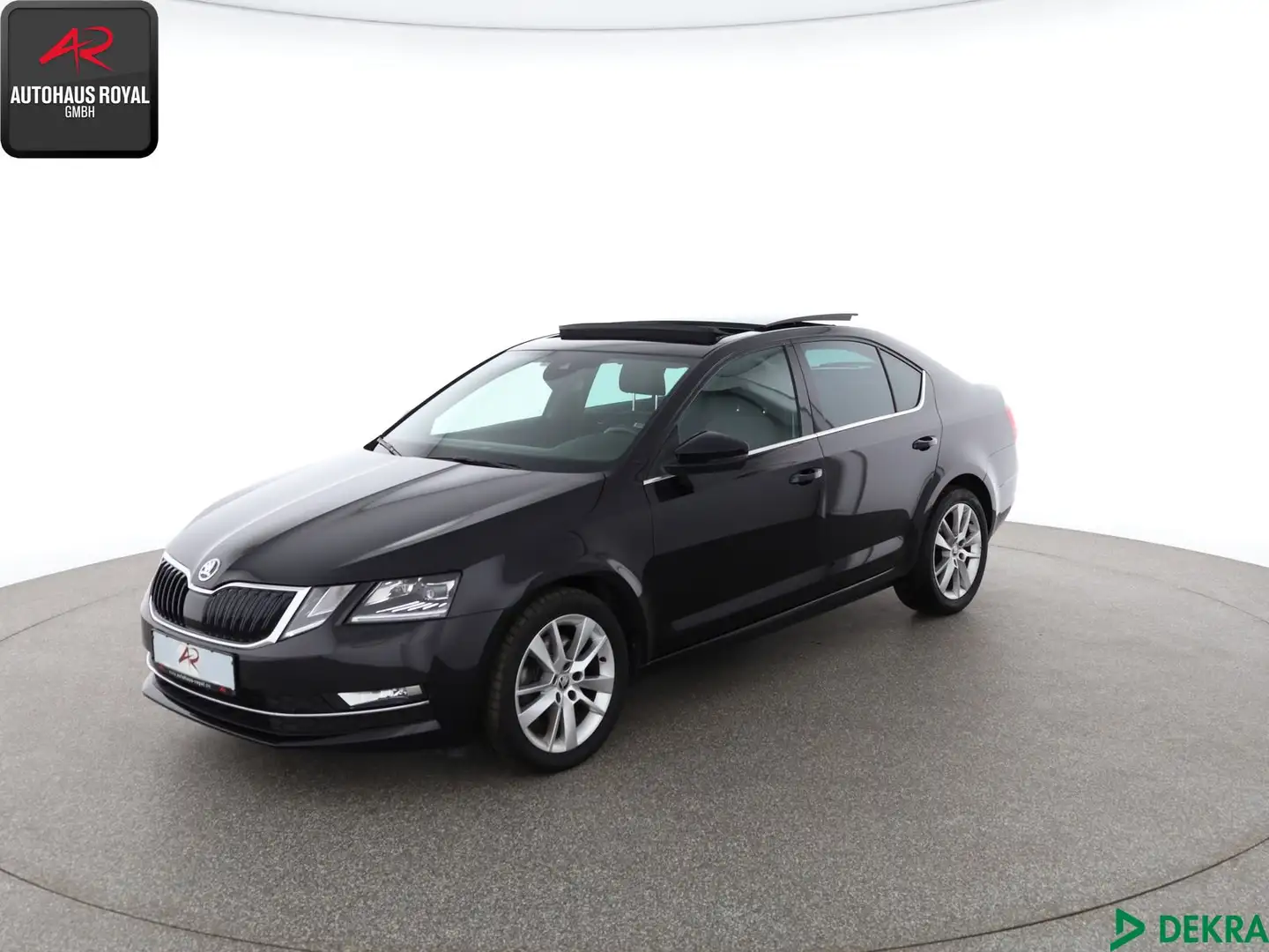 Skoda Octavia Octavia 2.0 TDI PANORAMA,KEYLESS,ACC,KAMERA,1.HD Чорний - 1