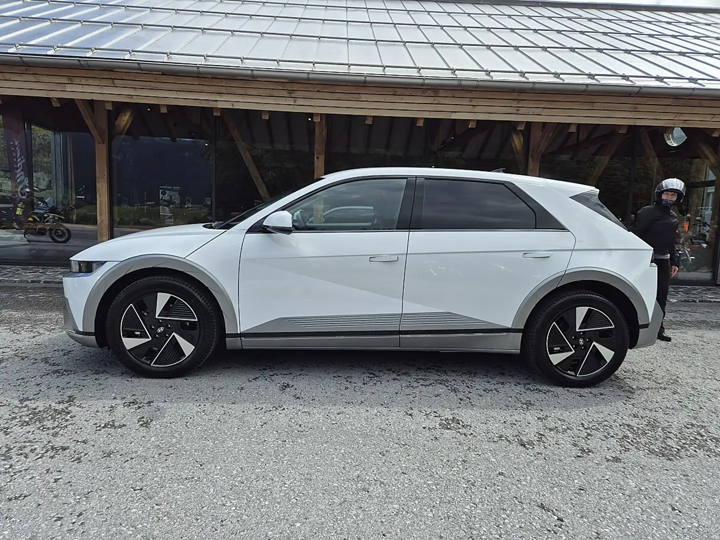 Hyundai IONIQ 5 Ioniq 5 Elektro 84kWh Comfort Line 4WD Aut. Weiß - 2