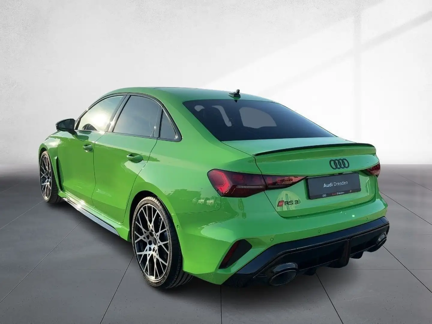Audi RS3 294(400) kW(PS) S tronic Grün - 2