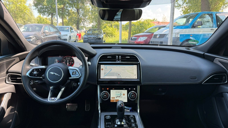 Jaguar XE R-Dynamic SE/360°/PANO/ACC/LED — photo 14