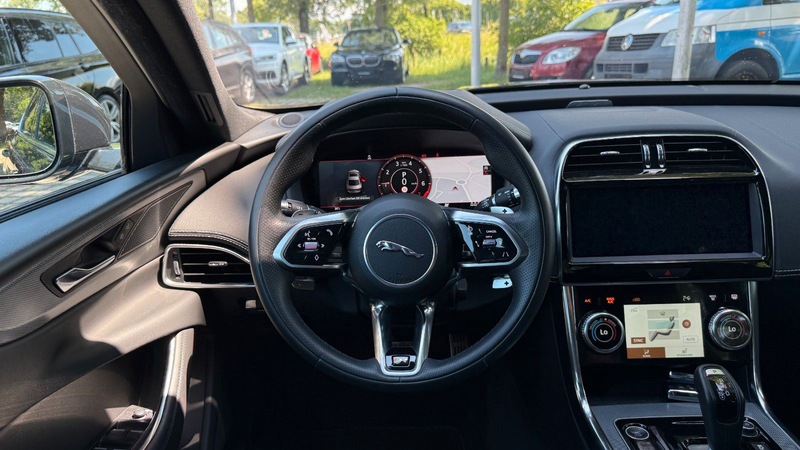 Jaguar XE R-Dynamic SE/360°/PANO/ACC/LED — photo 15