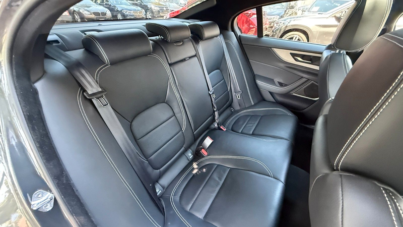 Jaguar XE R-Dynamic SE/360°/PANO/ACC/LED — photo 13