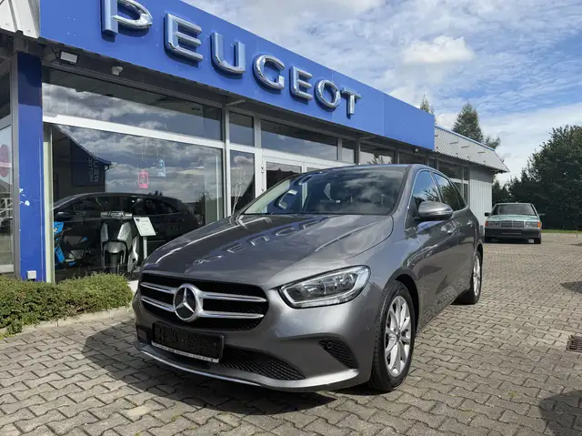 Mercedes-Benz B 180 DCT 7Gang, Business Paket, Navi Premium, AHZV schw